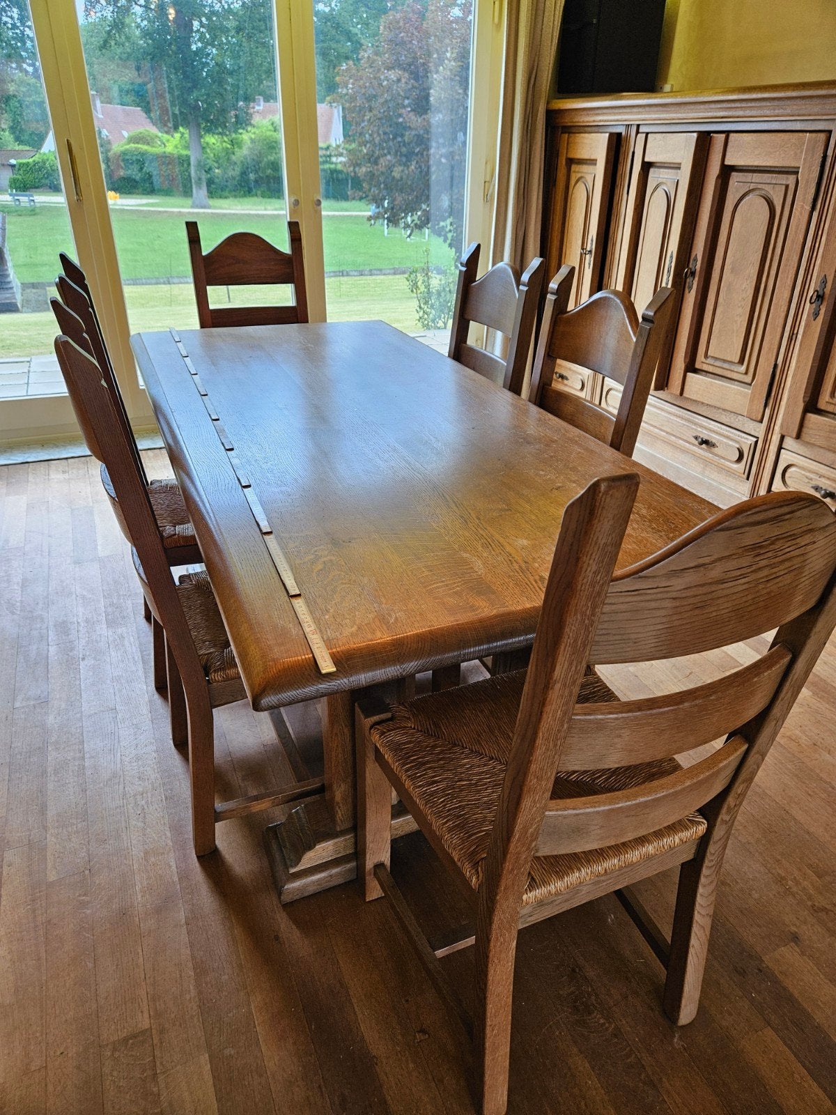 GRATIS..Massieve eetkamer:  tafel+6stoelen + 2 buffetkasten, Maison & Meubles, Salles à manger complètes, Enlèvement