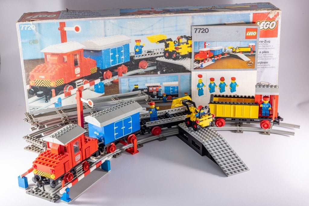 Le train de marchandises diesel LEGO 7720 100 % complet, Lego, Ensemble complet, Utilisé, Boîte incluse
