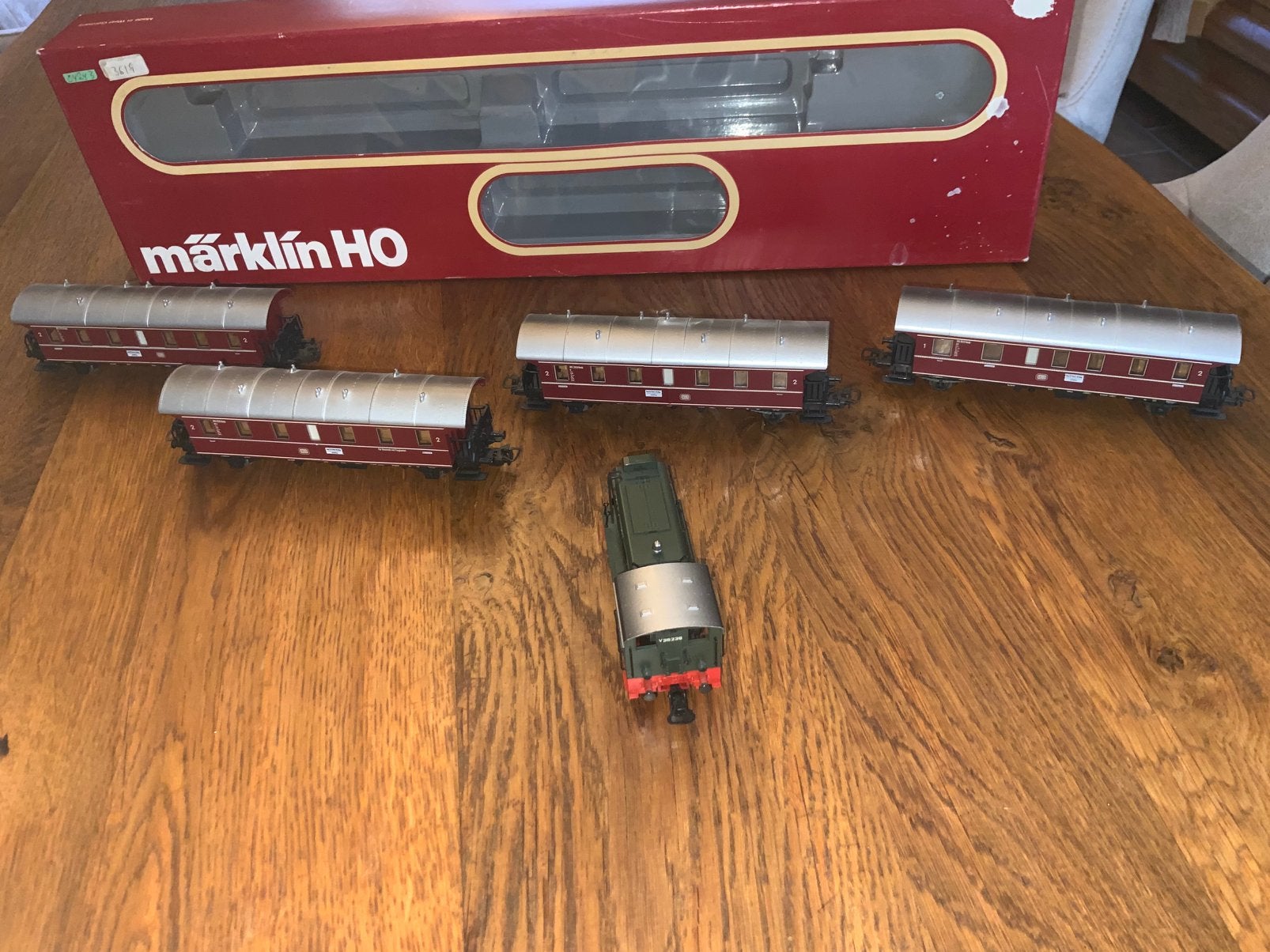 Coffret locomotive et wagons de voyageurs marklin 2858., Enlèvement ou Envoi, Comme neuf, Locomotive