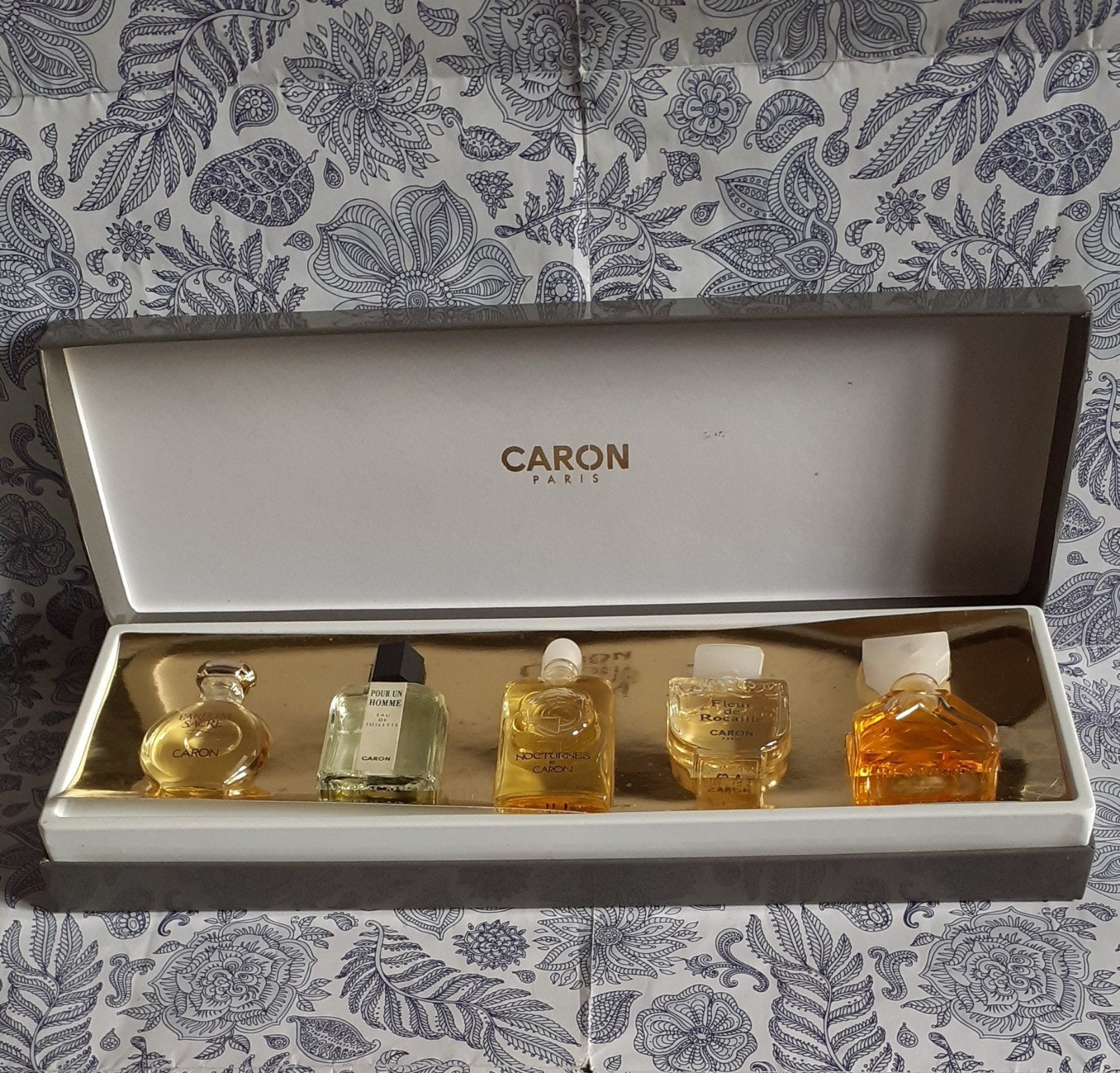coffret 5 miniatures de parfum differente caron, Collections, Enlèvement ou Envoi, Comme neuf, Miniature, Plein