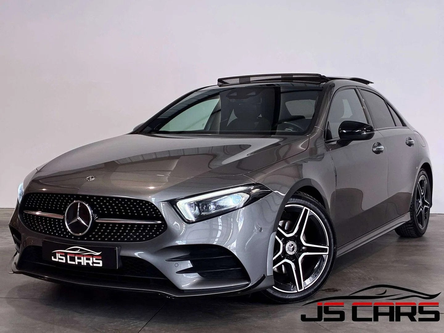 Mercedes-Benz A-CLASS 180 dA PACK AMG-COCKPIT-T.O-CARPLAY-GP, Autos, Achat, Entreprise, 116 ch, Alcantara