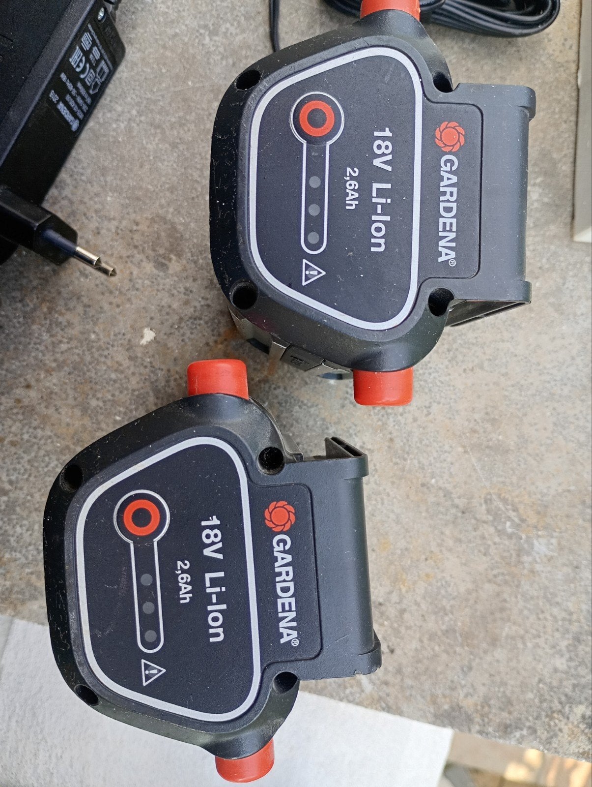 2 batteries Gardena avec chargeur, Jardin & Terrasse, Enlèvement ou Envoi
