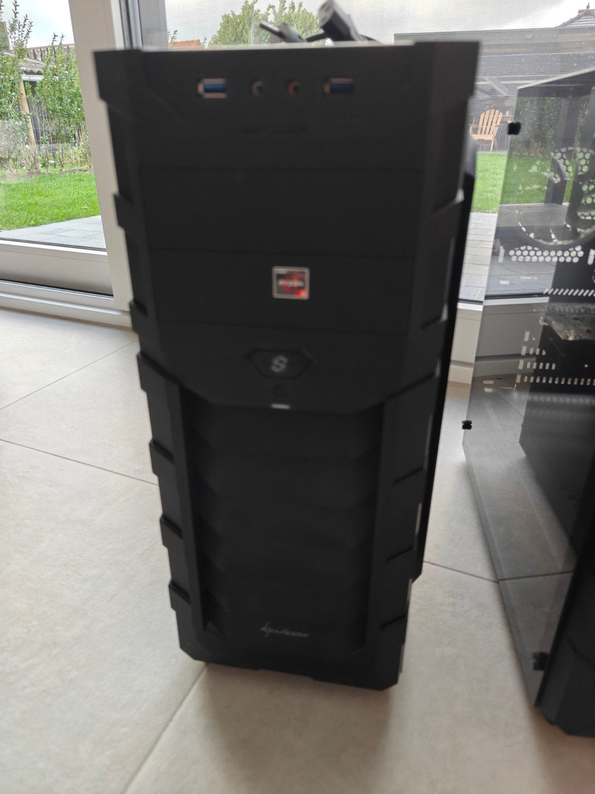 2 X Desktop pc, Ophalen, SSD, Met videokaart, 3 tot 4 Ghz