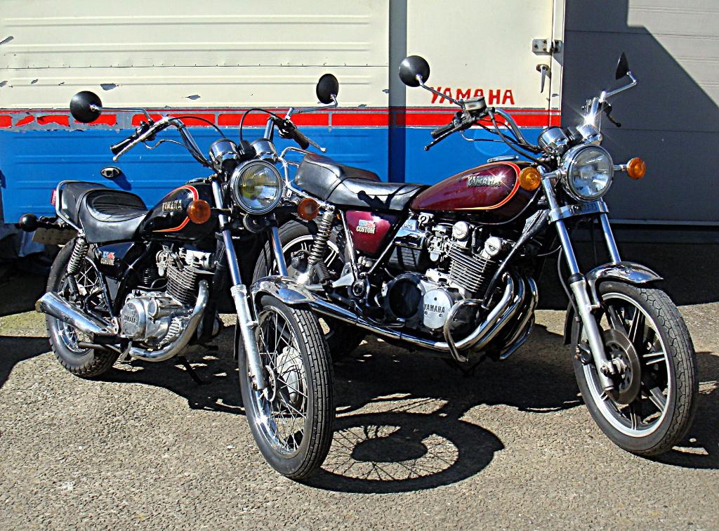 2 Yamaha collector oldtimers, Motoren, 250 cc, Chopper, 1 cilinder