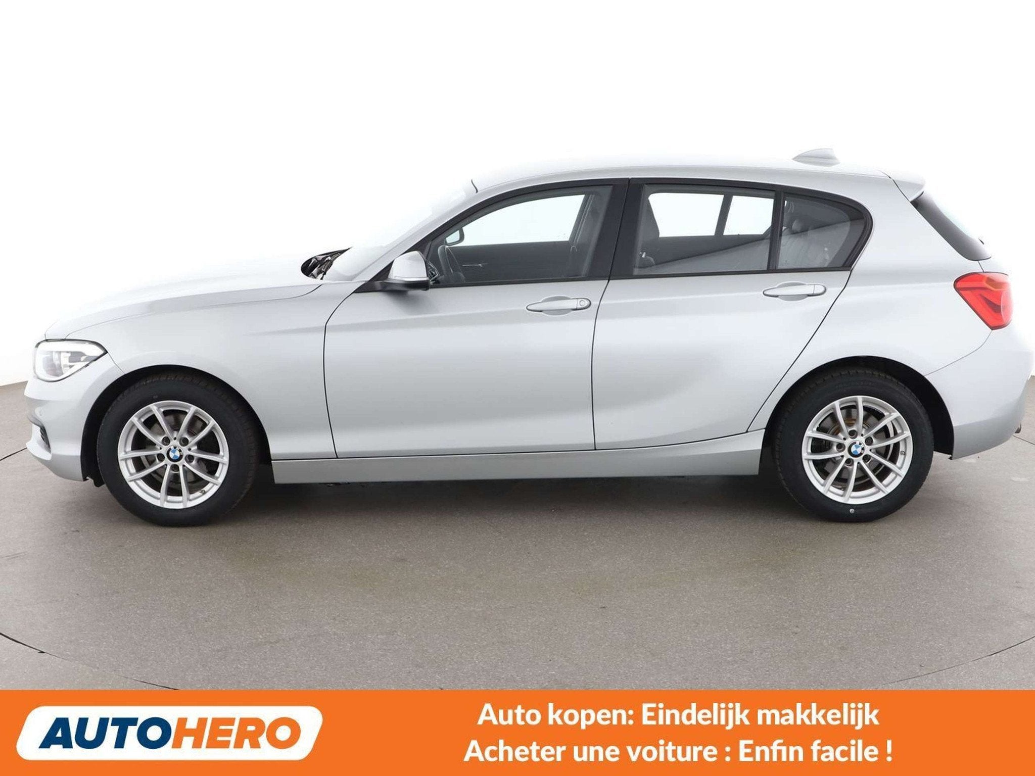 BMW 1 Serie 118 118i Advantage, Autos, Achat, 5 portes, 1375 kg, Volant multifonction