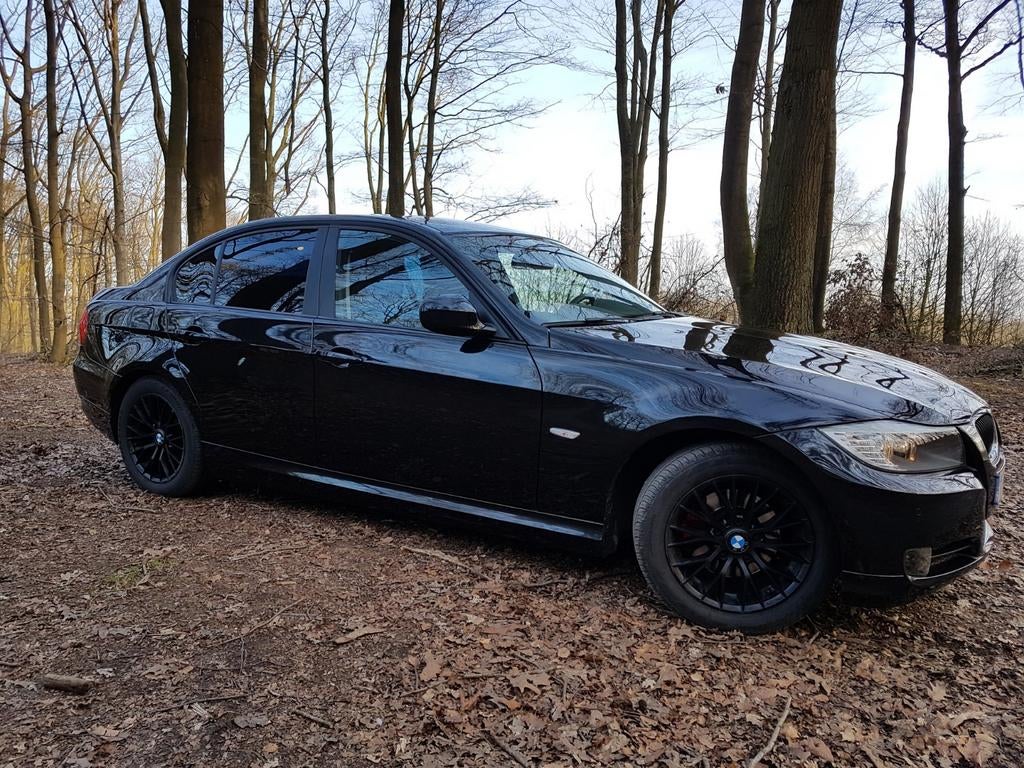 BMW 318d, Auto's, 1995 cc, Zwart, Navigatiesysteem, Zwart