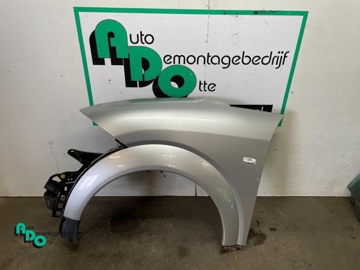 Scherm links-voor van een Audi A2 (A2 00-) (LY7W), Gebruikt, -, -, -