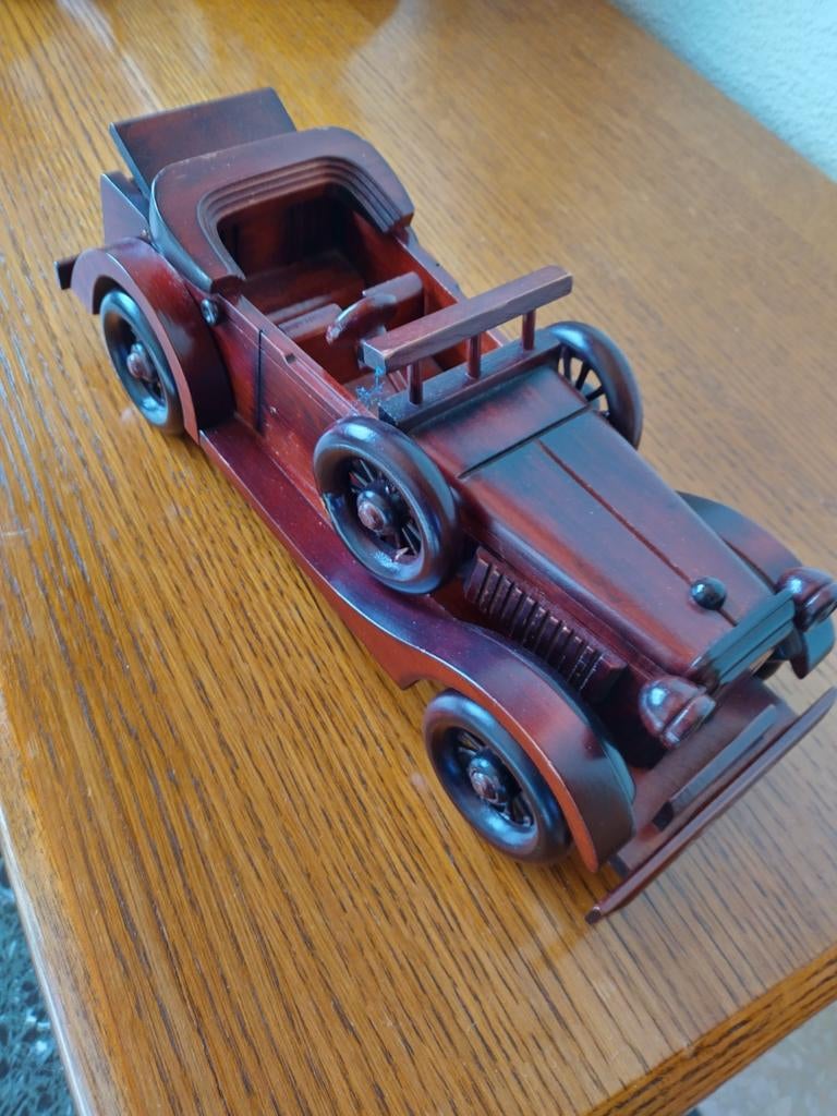 Anciens en bois, Enlèvement, Voiture