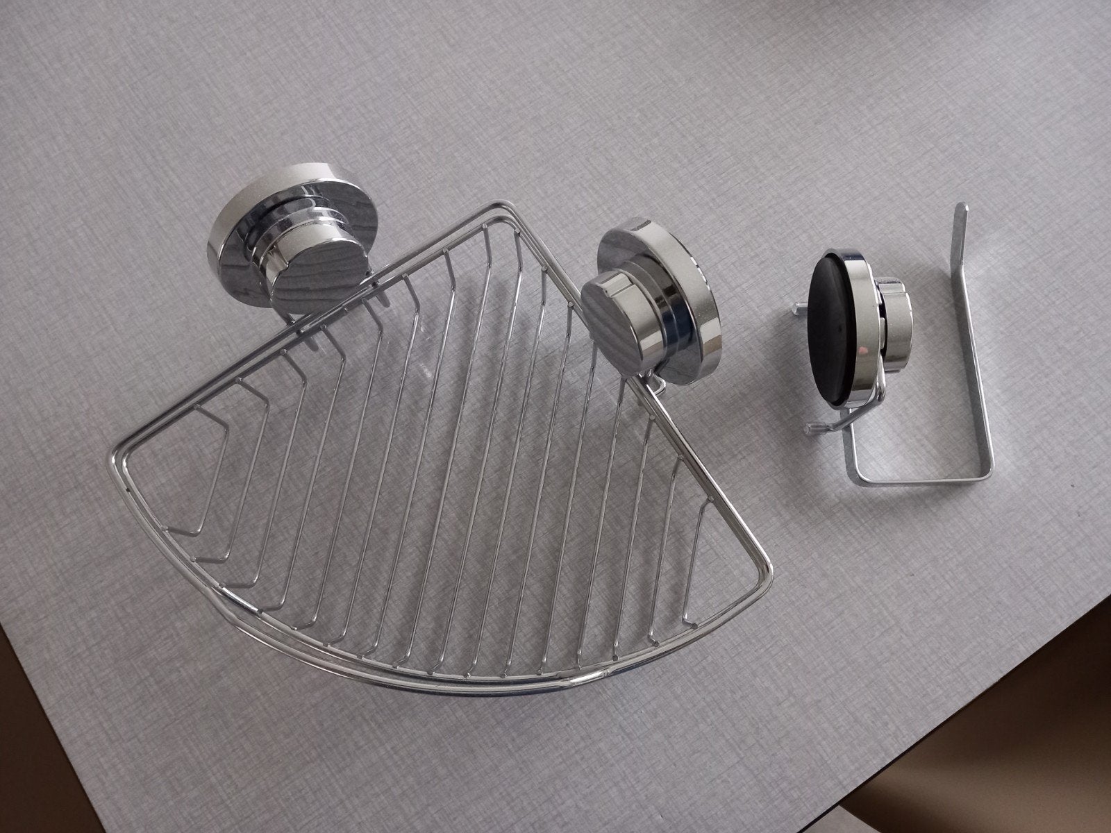 Doucherekje en wcrolhanger met zuignap, Ophalen