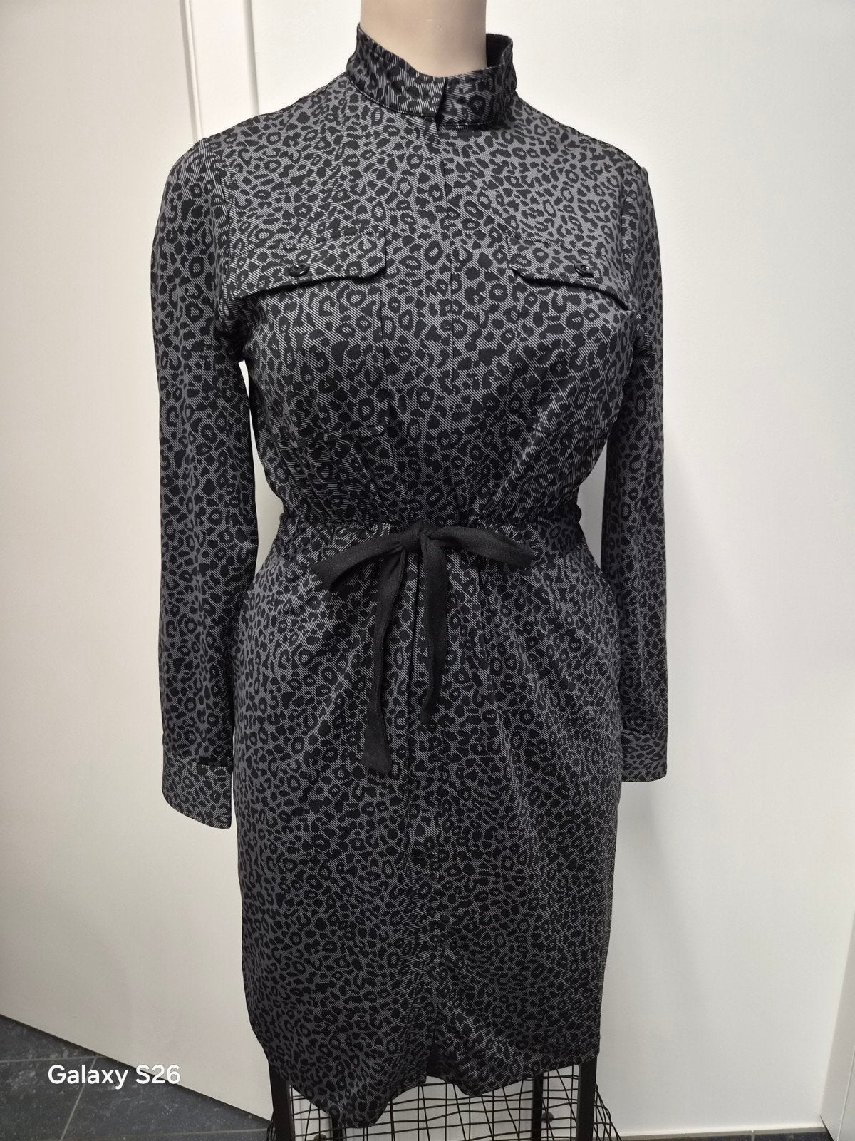 Jurk K - design Nieuw!!, Kleding | Dames, Jurken, Maat 38/40 (M), Verzenden, Nieuw, Knielengte