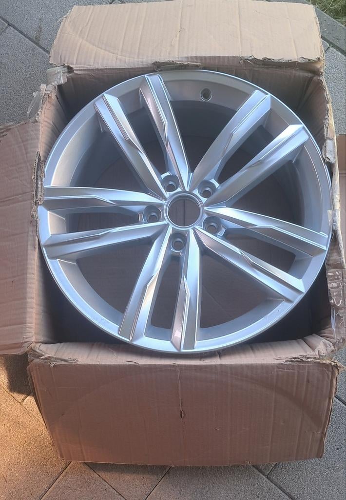 Orginele 18" VW velg  Nieuw (1 stuk), Auto-onderdelen, Ophalen, 18 inch