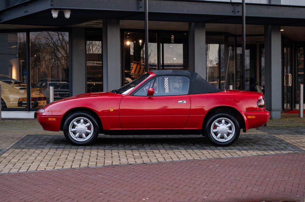 Mazda MX-5 1.6i, Autos, Rouge, Achat, 90 ch, Entreprise