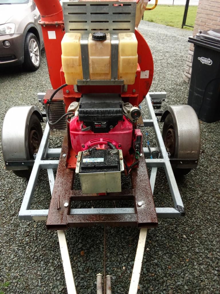 Caravaggi bio 230 op snelwegaanhangwagen geremd 750 kg 12 cm, Tuin en Terras, Ophalen