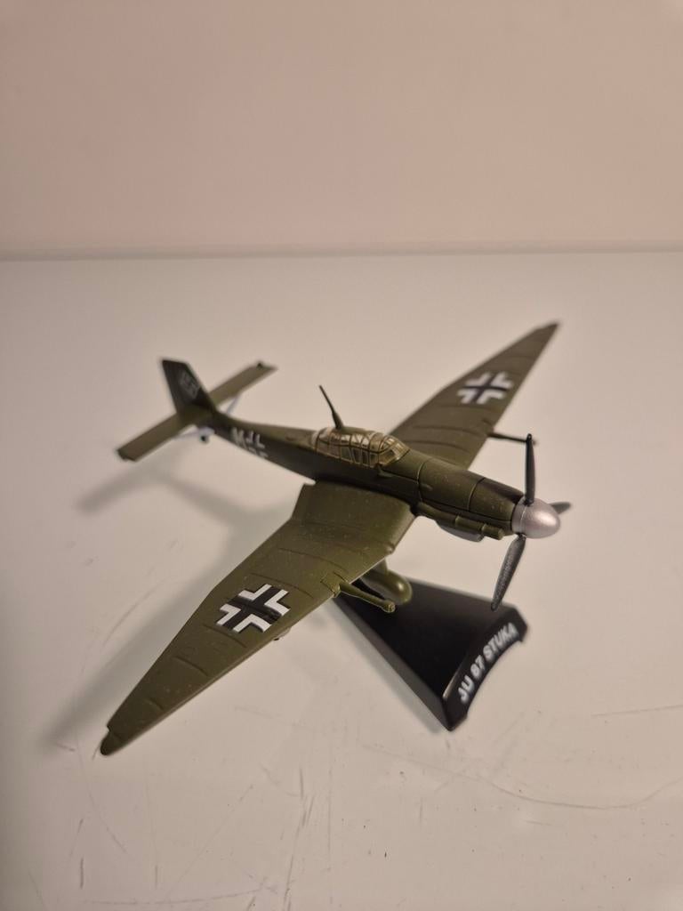 Setje 2x Sabre modelvliegtuigen WO2 1:110, Ophalen of Verzenden