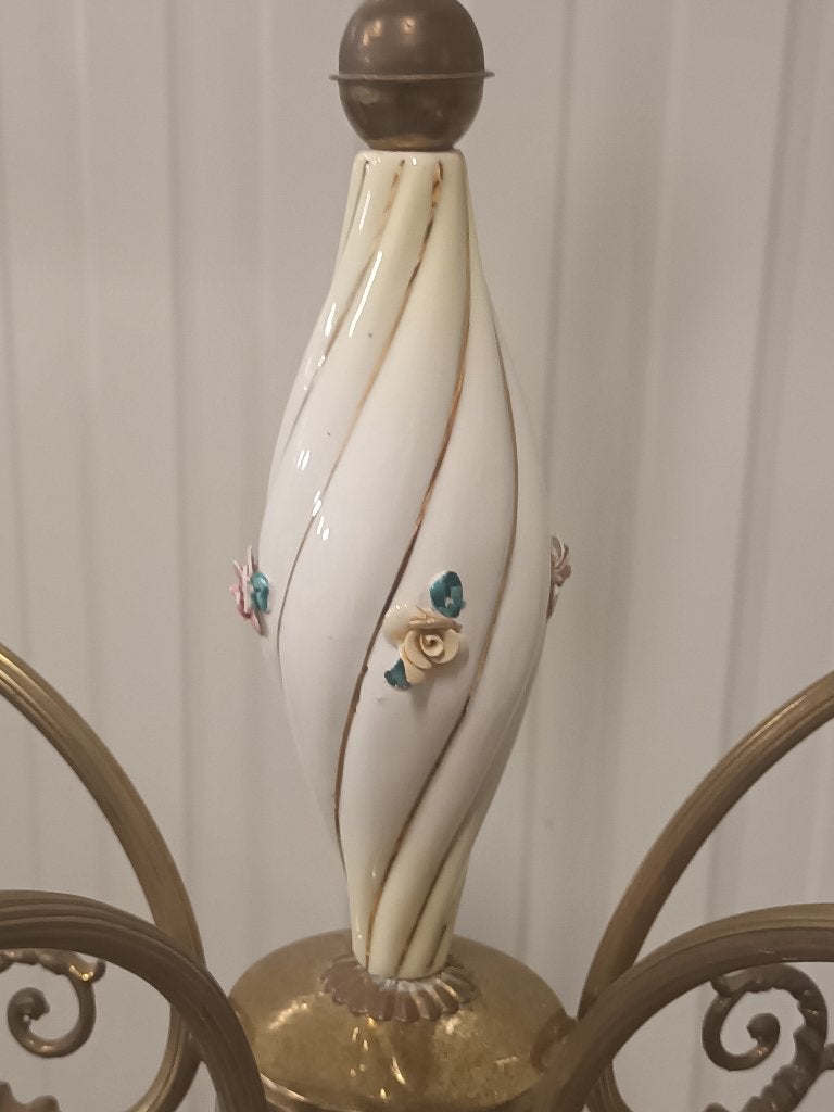 Lustre en cuivre et porcelaine, Enlèvement