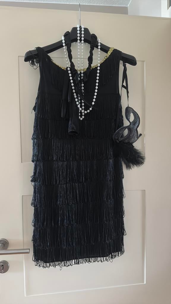 Flapperjurk met handschoenen, halsketting en masker, Kleding | Dames, Maat 38/40 (M), Overige typen, Zwart, Ophalen of Verzenden