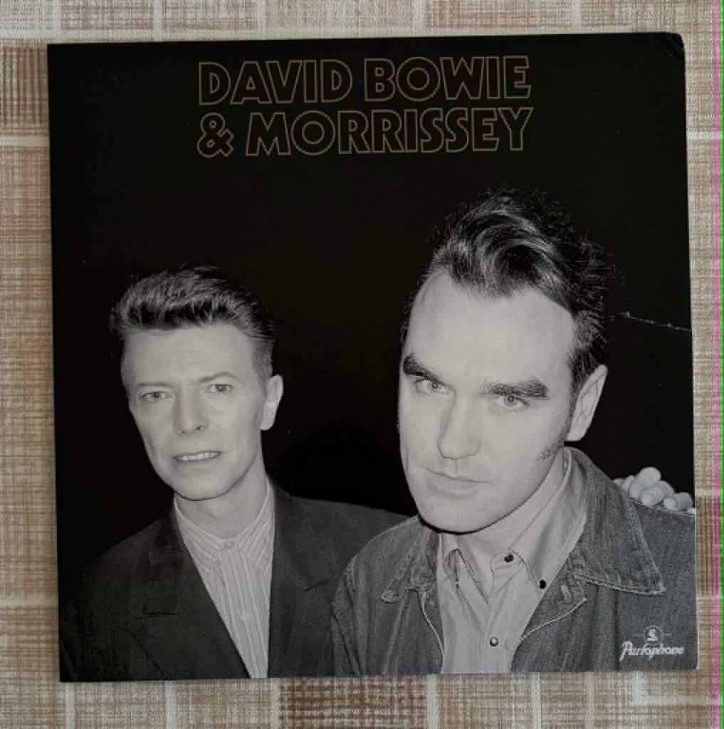 David Bowie & Morrissey - Cosmic Dancer (Live) (SV), CD & DVD, Vinyles | Rock, Enlèvement ou Envoi, Comme neuf, 7 inch, Pop rock