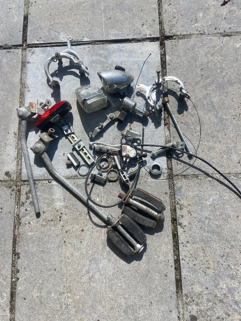 Vintage fietsbenodigdheden, Ophalen