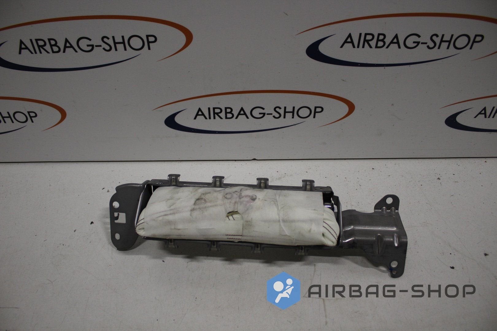 Suzuki Vitara Knieairbag Knie Airbag TG11D01003 2015 - 2023, -, Utilisé, -, Suzuki