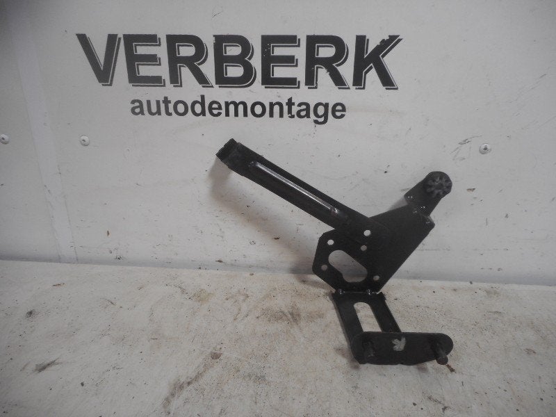 ABS POMP abs pomp steun BMW 3 serie (E46 / 2), Gebruikt, BMW, Petuelring 130
80809  München, DE, Bayerische Motoren Werke AG