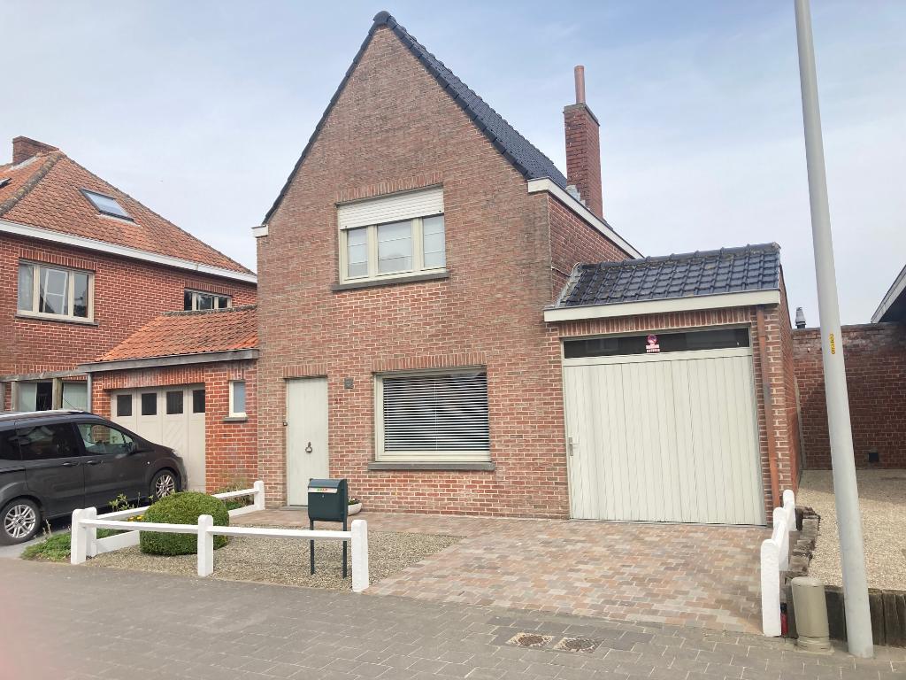 Goed  gelegen woning met werkruimte., Immo, Huizen en Appartementen te koop, Provincie West-Vlaanderen, 200 tot 500 m², Vrijstaande woning