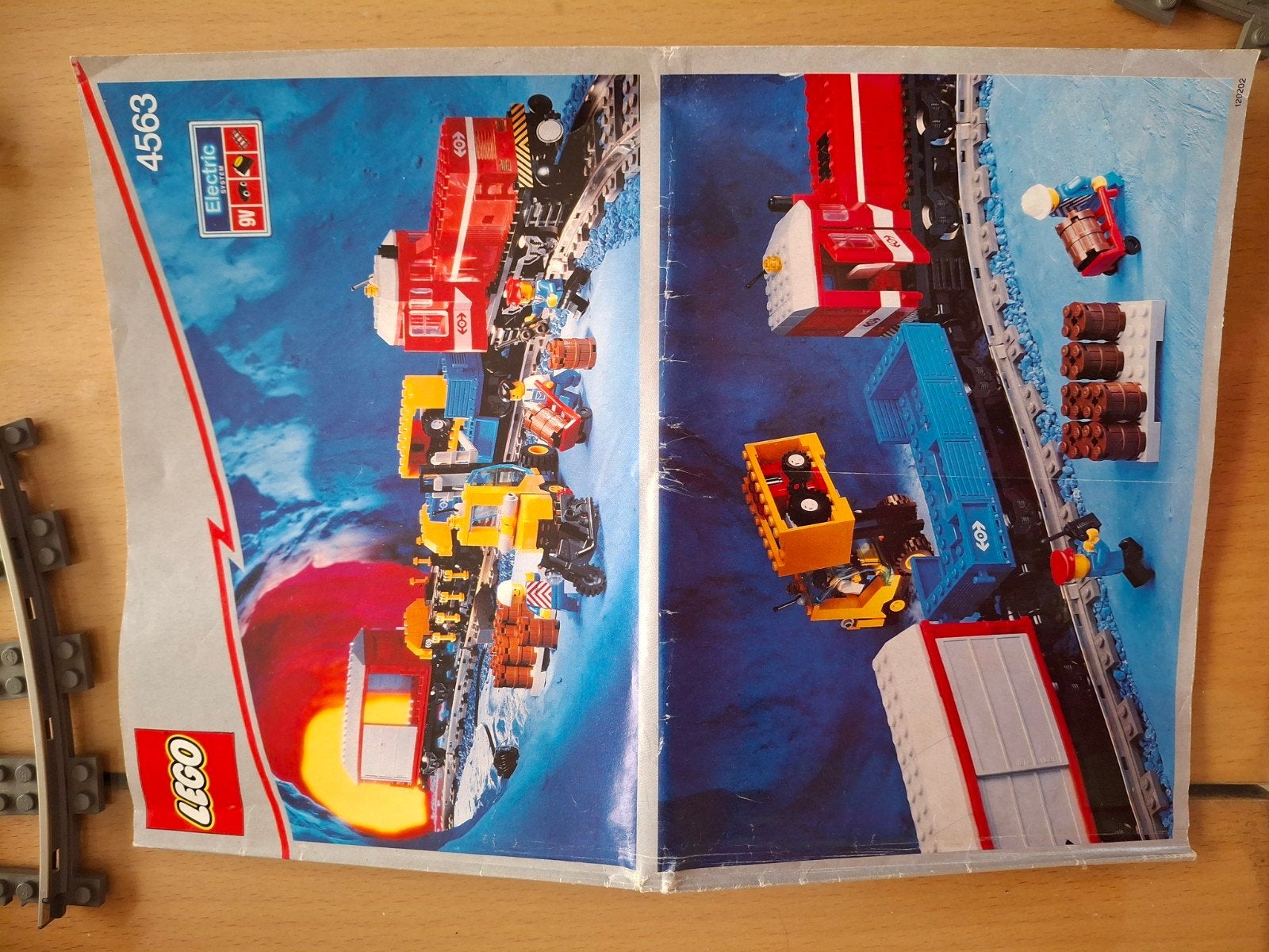 Lego trein 9V set 4563 + sporen 4515, 4520 en 4531, Kinderen en Baby's, Speelgoed | Duplo en Lego, Inclusief extra onderdelen