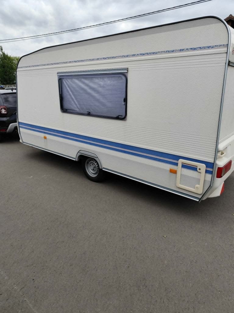 caravane, Caravans en Kamperen, Caravans, Particulier, tot en met 2, 750 - 1000 kg, Adria, 2 aparte bedden, tot 4 meter, Douche