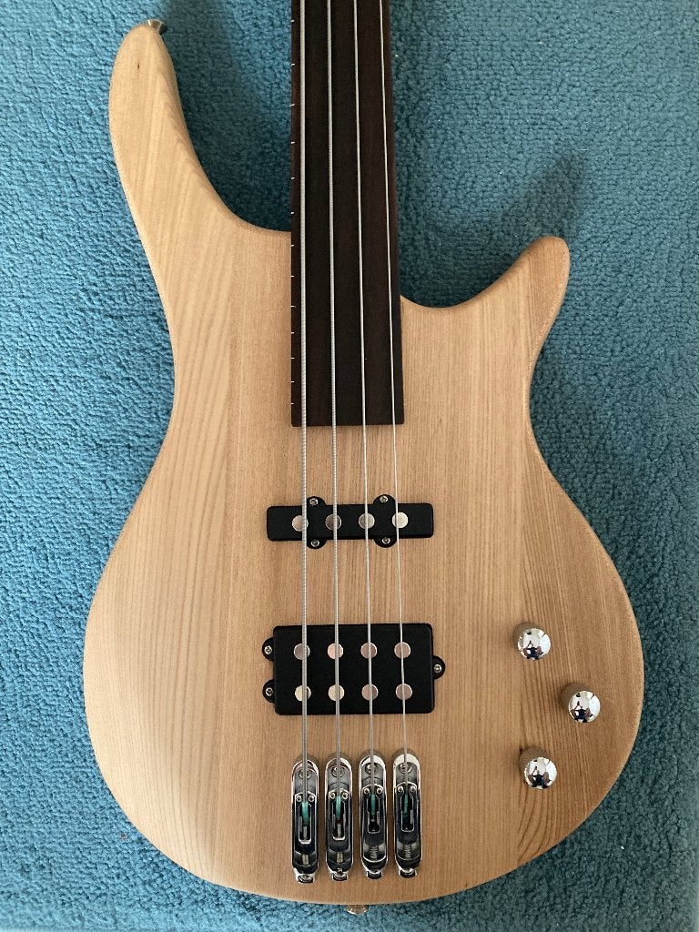 Stagg bas fretless, Ophalen, Gebruikt, Elektrisch, Fretloos