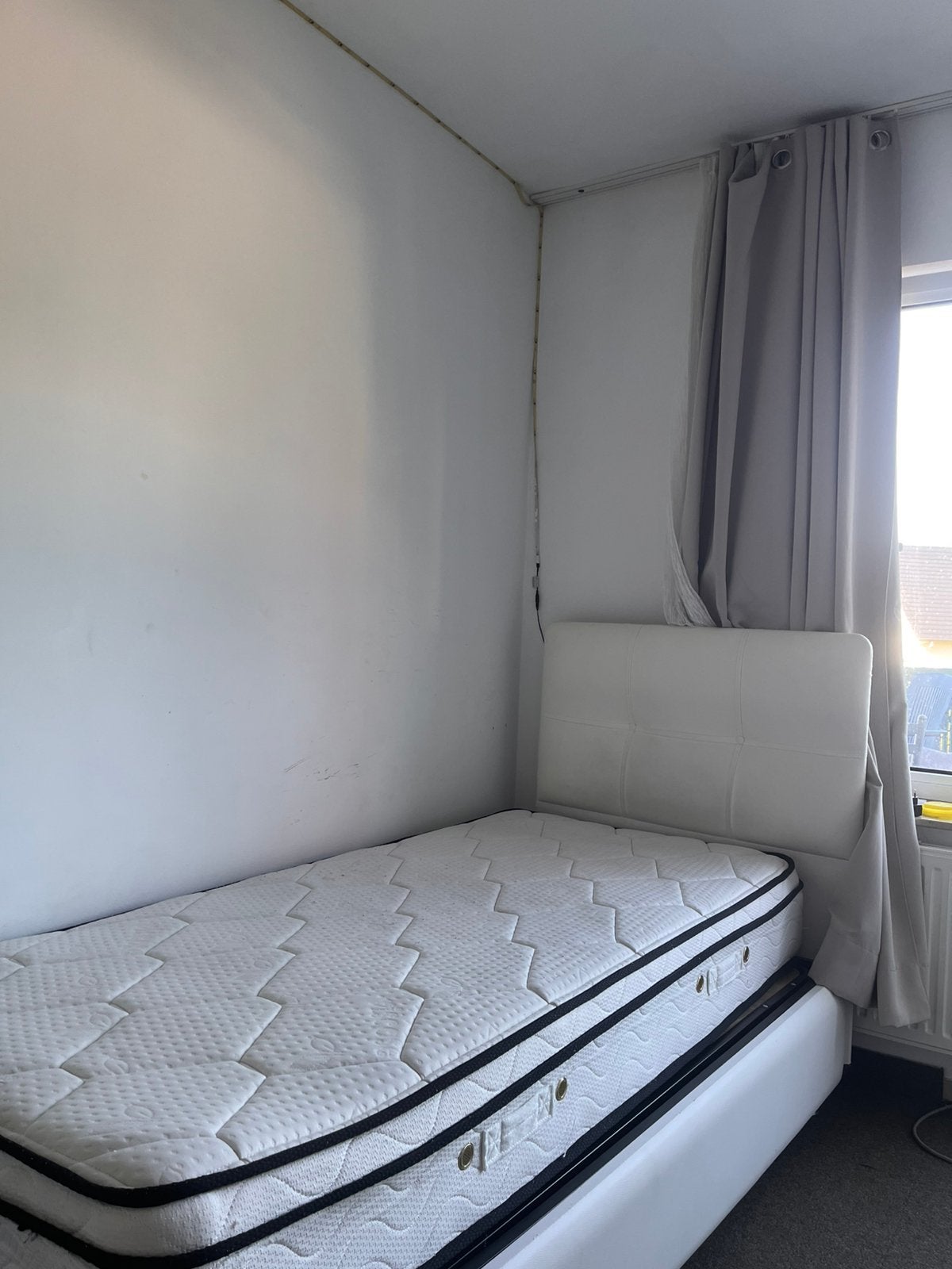 Lit simple 90x200, 90 cm, Matelas, Une personne, Enlèvement