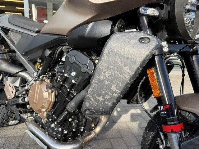 Husqvarna Svartpilen 801, Motos, Entreprise, 2 cylindres, Neuf, 801 cm³