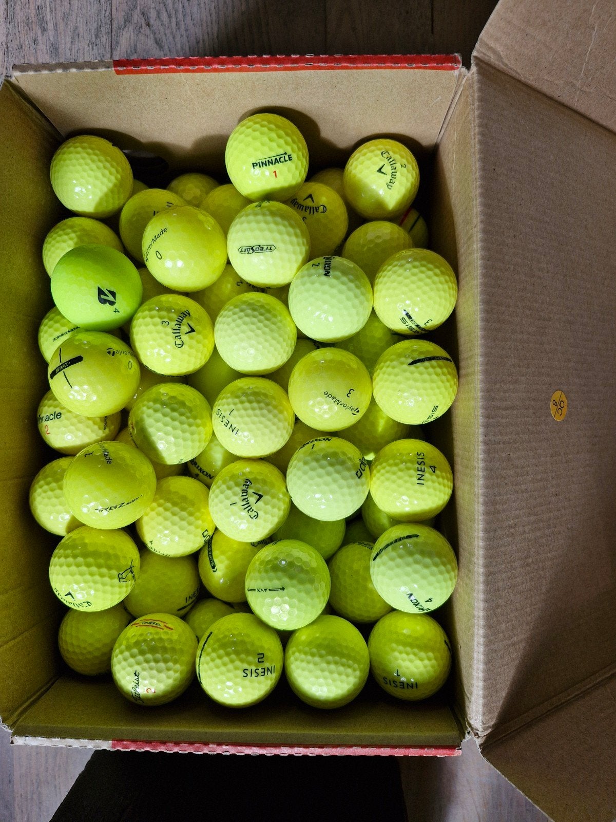 Golfballen gekleurde, Enlèvement, Comme neuf