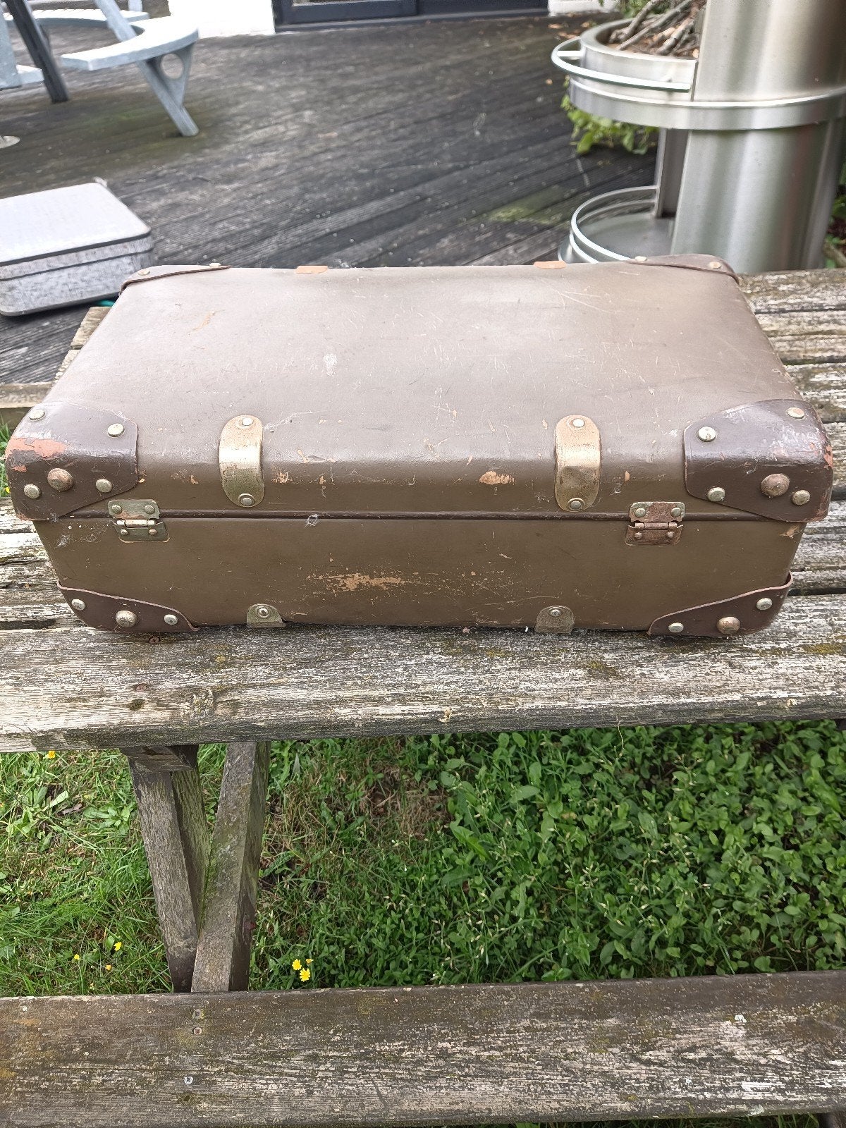 Oude antieke valies, Ophalen
