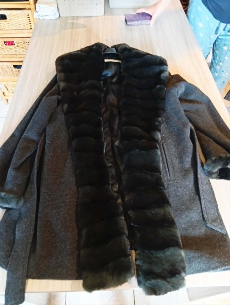 magnifique manteau de luxe yves salomon, Vêtements | Femmes, Vestes & Costumes, Comme neuf, Manteau, Gris, Enlèvement ou Envoi