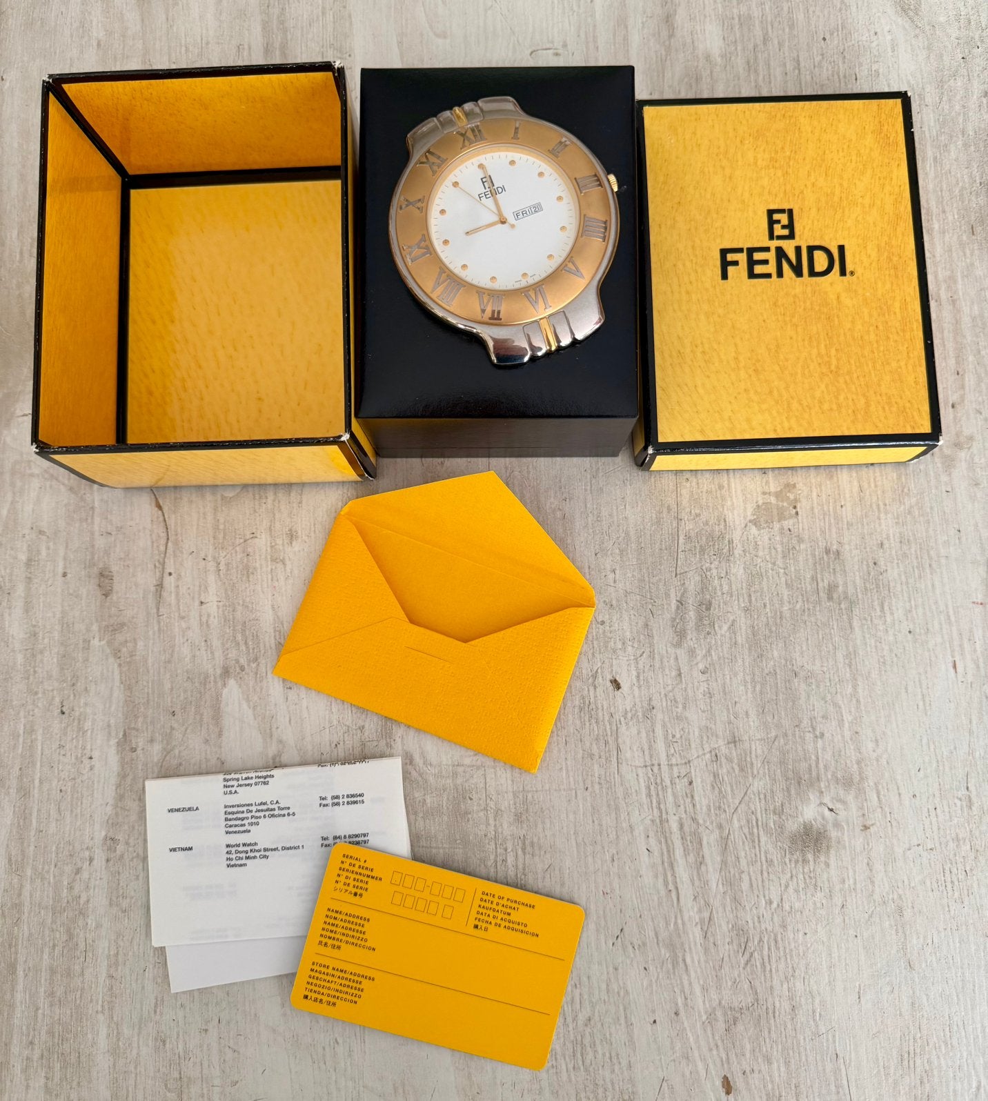 FENDI  wekker klok Zo goed als nieuw inc verpakking ‼️, Antiek en Kunst, Ophalen of Verzenden