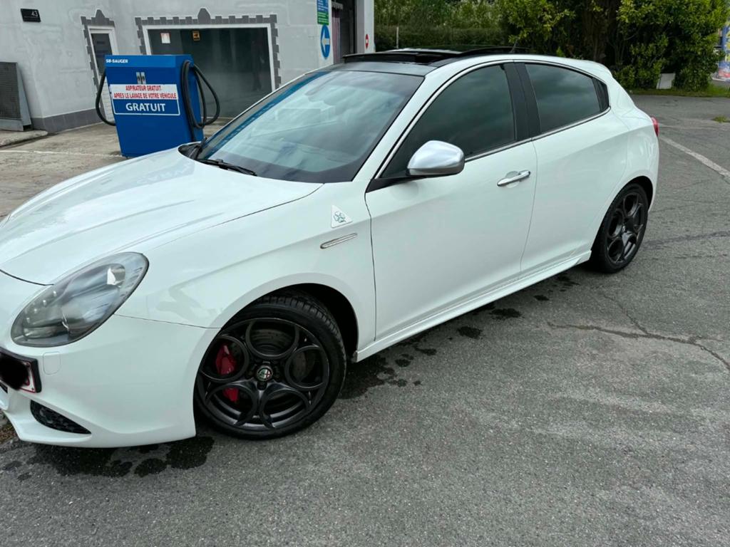 Alfa Romeo Giulietta QV 1750 TBI 235 chvx quadrifoglio, Cuir, Euro 5, Achat, Noir