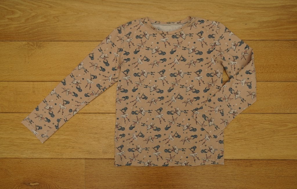 longsleeve ballet, 9 - 10 jaar, Enfants & Bébés, Vêtements enfant | Taille 134, Enlèvement ou Envoi, Comme neuf, Fille, Chemise ou À manches longues