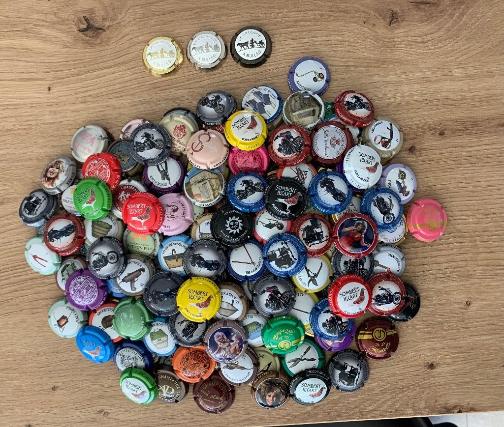 Lot A : ca 200 champagne capsules, Collections, Enlèvement ou Envoi