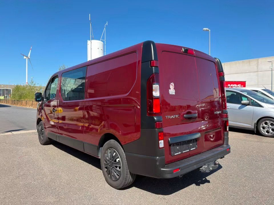 RENAULT TRAFIC 2.0 BLEU dCi L2 ZEN EDC AUT À CABINE DOUBLE, Rouge, Essai à domicile, Achat, Euro 6