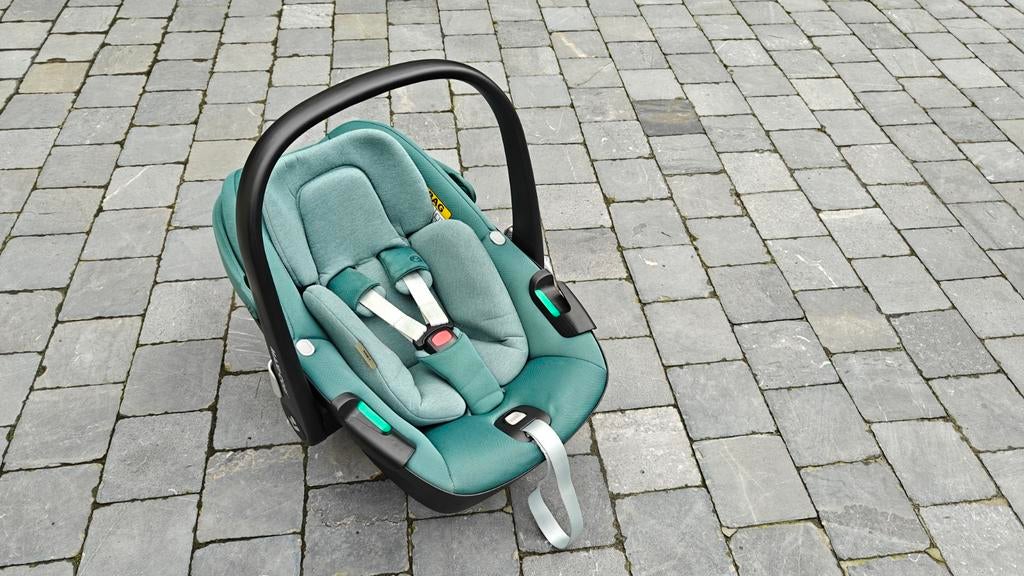 Maxi Cosi Pebble 360.  (2 stuks beschikbaar), Kinderen en Baby's, Ophalen, Zo goed als nieuw, Maxi-Cosi