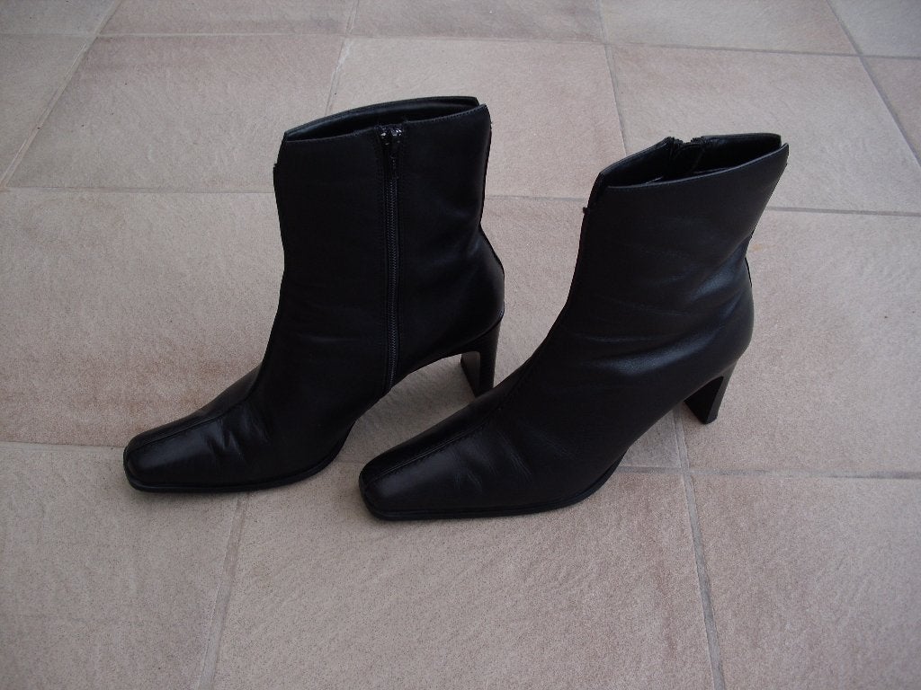 Zwart lederen laarzen mt.41, Kleding | Dames, Schoenen, Zwart, Lage of Enkellaarzen, Ophalen of Verzenden, Zo goed als nieuw