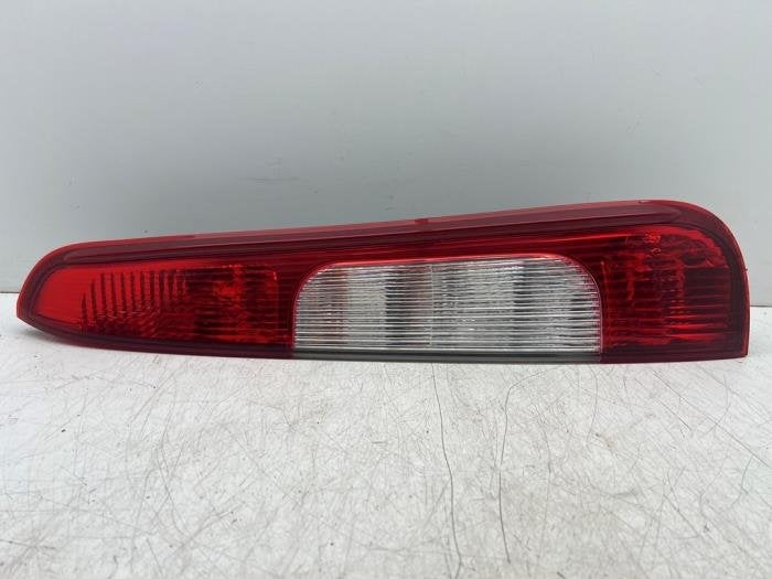 Feu arrière droit d'un Ford C-Max, Autos : Pièces & Accessoires, Éclairage, Ford, Utilisé, 3 mois de garantie, Enlèvement ou Envoi