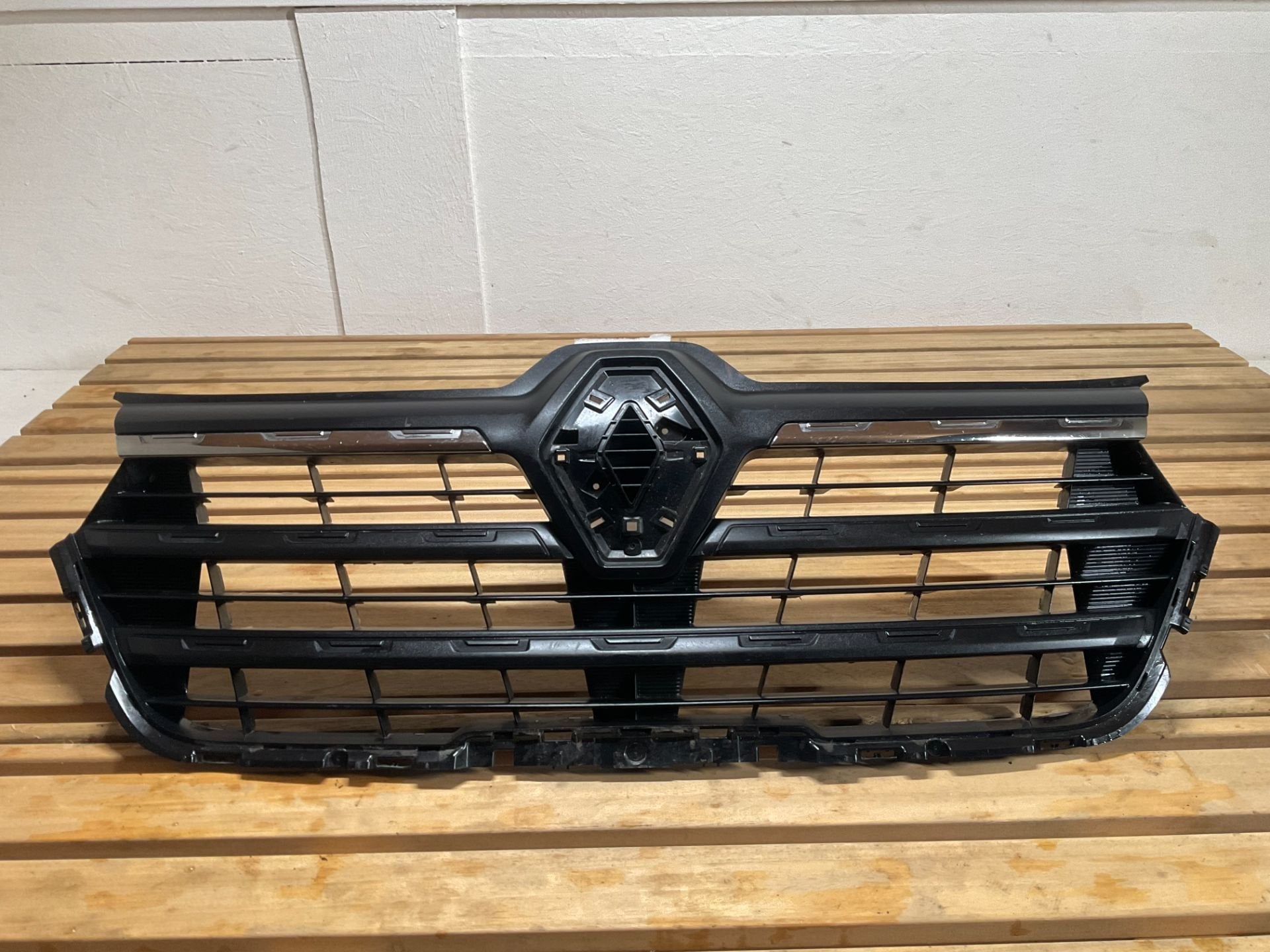 Grille de pare-chocs Renault Megane 4 IV 2016 623100668R, Renault Group, Contact.group@renault.com, Renault, Utilisé