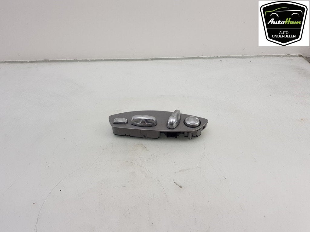 COMMANDE DE REGLAGE DE SIEGE Porsche Panamera (970), Porsche Deutschland GmbH, Porscheplatz 1
70435  Stuttgart, DE, Porsche, Info@porsche.de