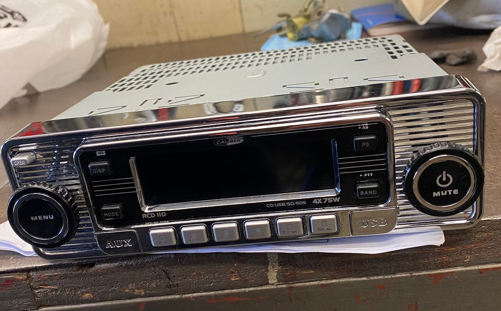 Autoradio rétro modèle old-timer Caliber 4x75W, Enlèvement ou Envoi, Comme neuf