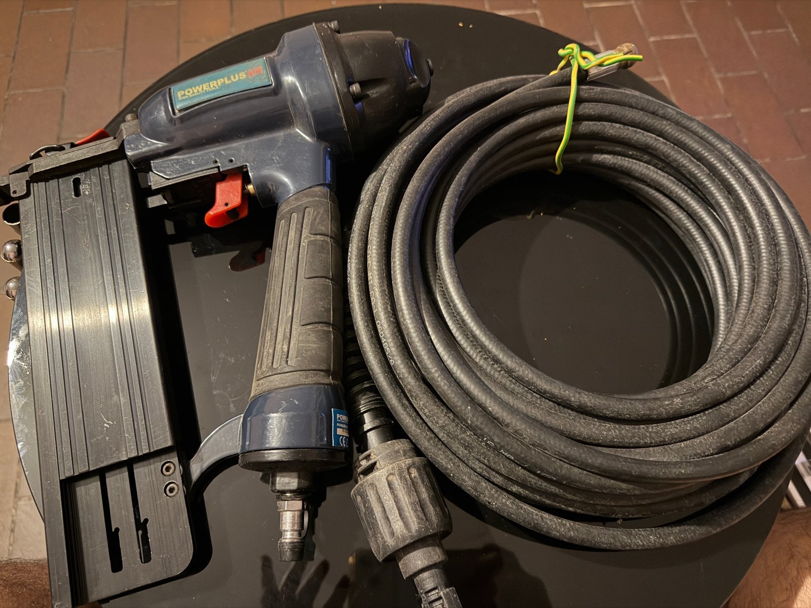 Powerplus hogedrukreiniger slanghaspel,slang en spuitpistool, Tuin en Terras, Ophalen, Zo goed als nieuw