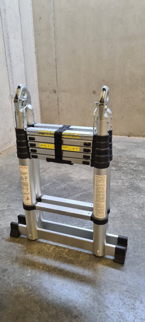 échelle télescopique et échelle pliante, 2 à 4 mètres, Pliable ou rétractable/escamotable, Comme neuf, Échelle
