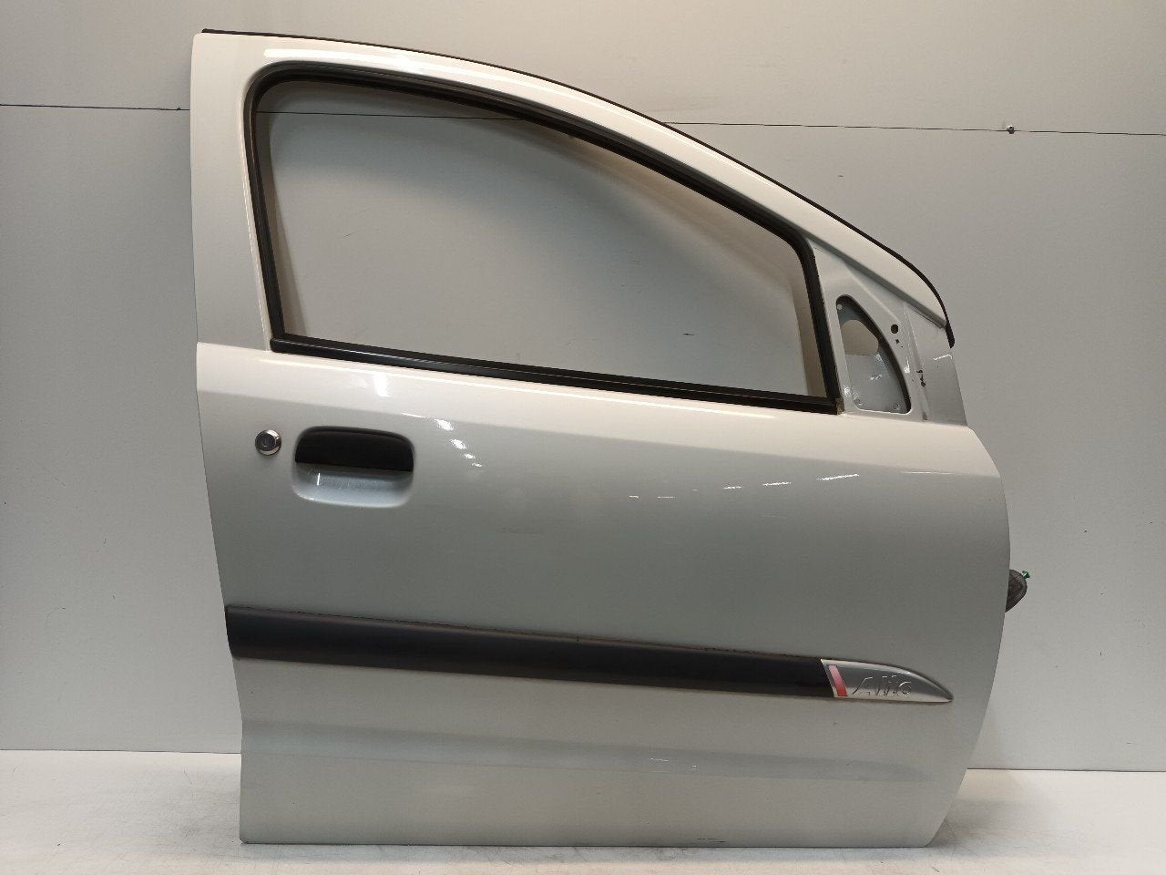 Portier rechts voor Suzuki Alto, Onderdelen@venauto.nl, Van der Ven Autorecycling B.V., Ettenseweg 76, 4706 PB Roosendaal, The Netherlands