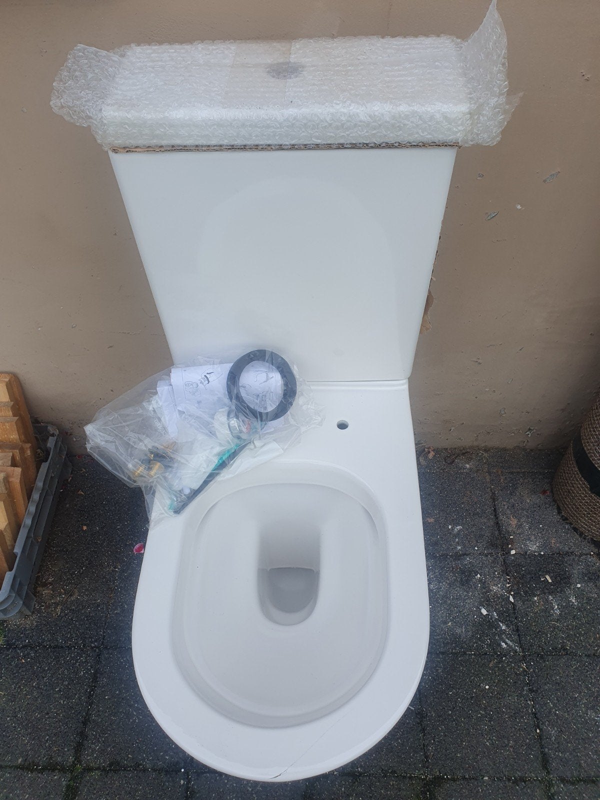Nieuwe wc- set van Calibro' Lucas Varess lichte schade, Enlèvement, Neuf, Toilettes