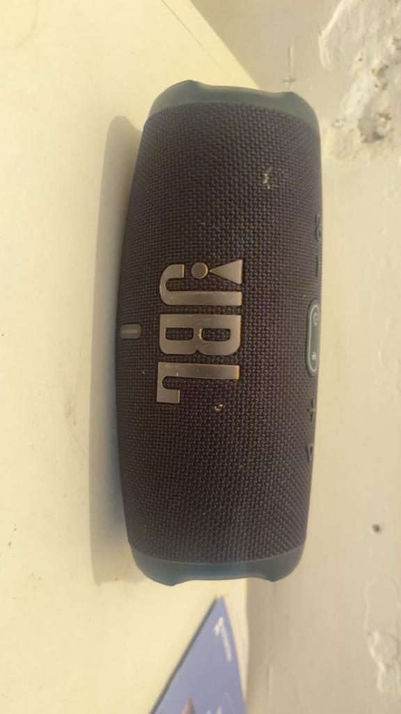 Jbl charge 5 tomorrowland edition, Ophalen, Zo goed als nieuw