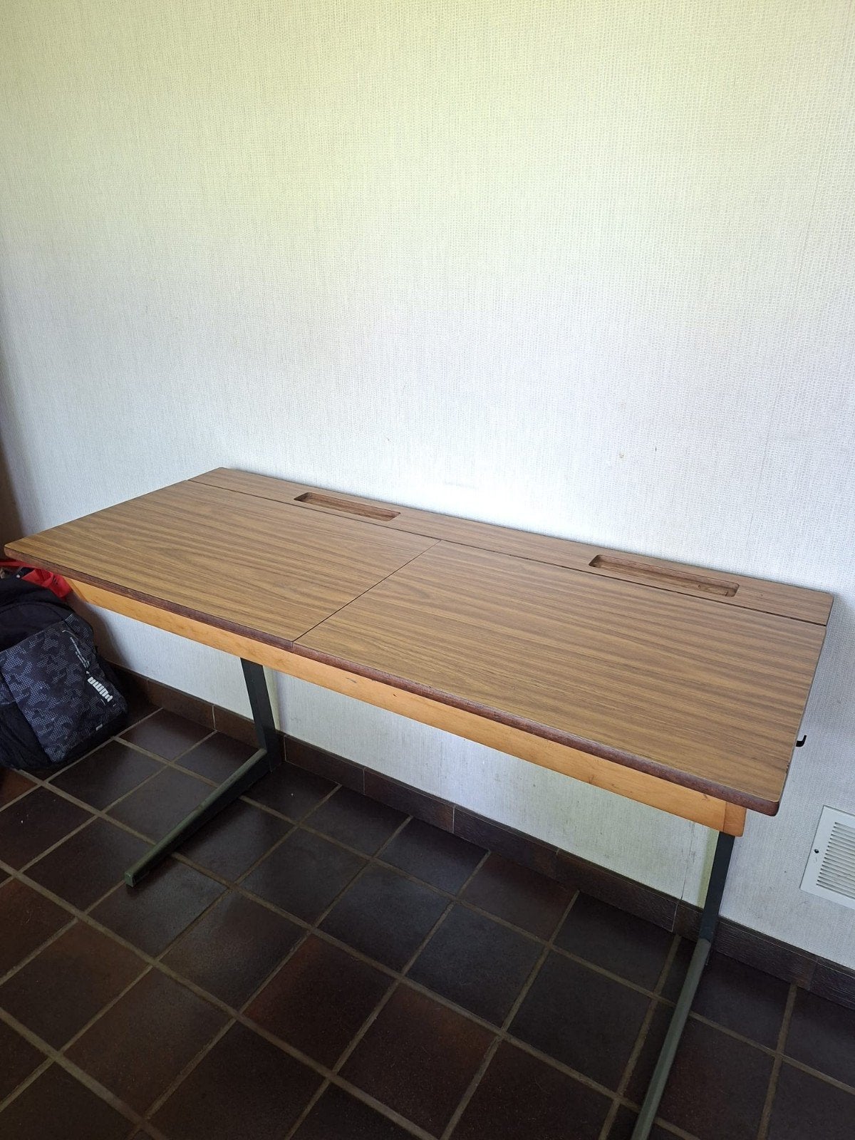 Oude kinderbureau / lessenaar, Ophalen, Kinderbureau